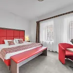 Nelly Kellys Отель 4*