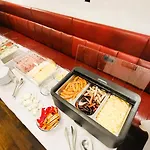 Nelly Kellys Отель Трутнов