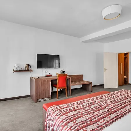 Hotel Nelly Kellys Trutnov