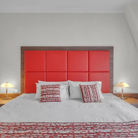 Hotel Nelly Kellys 4*