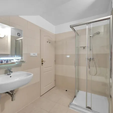 Nelly Kellys Hotel Trutnov
