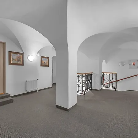 Hotel Nelly Kellys 4*