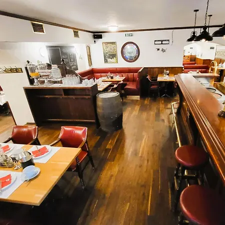 酒店 Nelly Kellys 4*