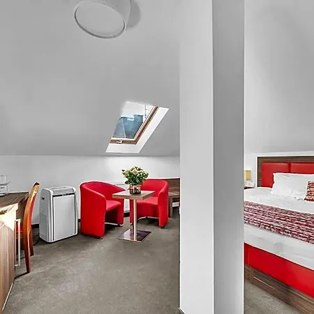 Nelly Kellys 4*
