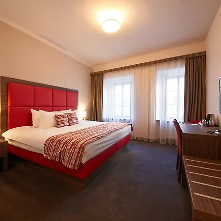 Nelly Kellys Hotel Trutnov